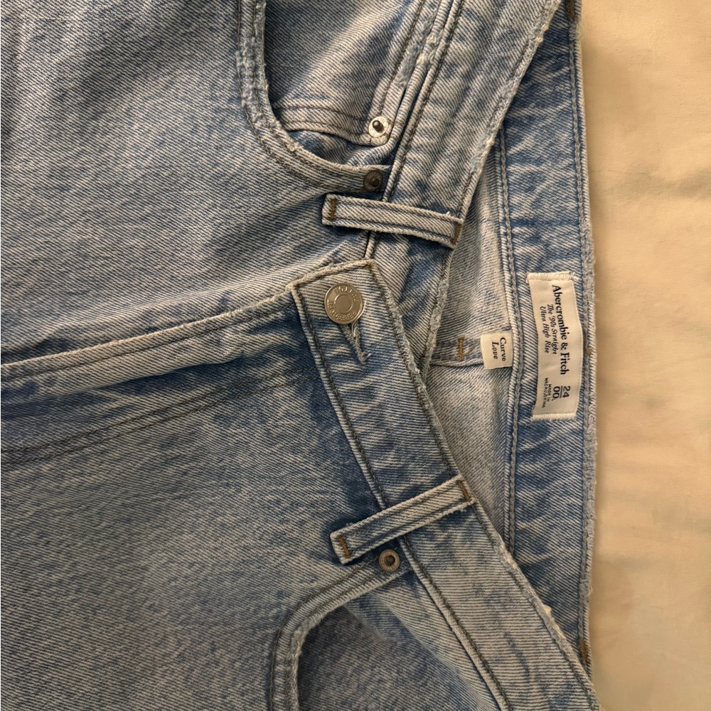 Abercrombie & Fitch High Rise Light Blue Jeans